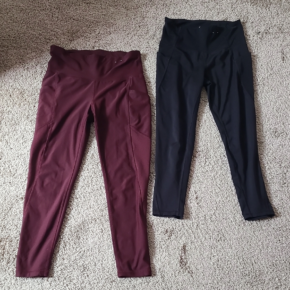Burgundy and Black High-Waisted 7/8 Ankle Quick-Dri Leggings